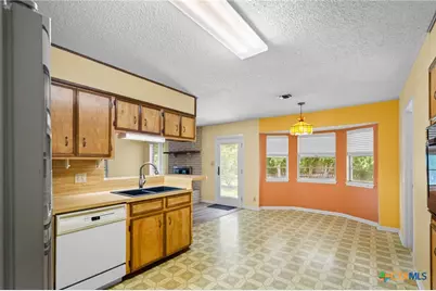 517 Maplewood Drive, Victoria, TX 77901 - Photo 16