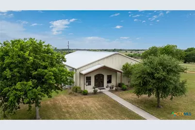 592 Dagg, Yoakum, TX 77995 - Photo 1
