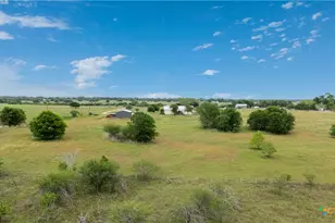 592 Dagg, Yoakum, TX 77995 - Photo 28