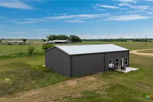 592 Dagg, Yoakum, TX 77995 - Photo 24