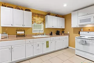 4386 Morningside Way, Canyon Lake, TX 78133 - Photo 10