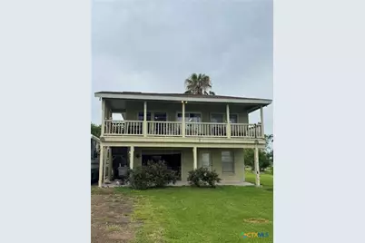 303 E Bay Avenue, Seadrift, TX 77983 - Photo 1