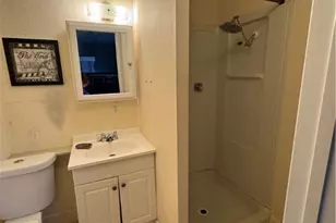 303 E Bay Ave, Seadrift, TX 77983 - Photo 18