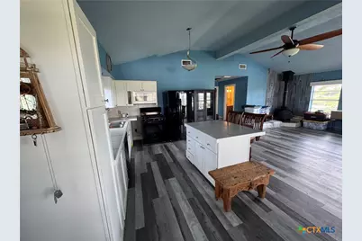 303 E Bay Avenue, Seadrift, TX 77983 - Photo 12