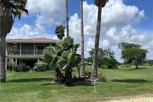 303 E Bay Ave, Seadrift, TX 77983 - Photo 2