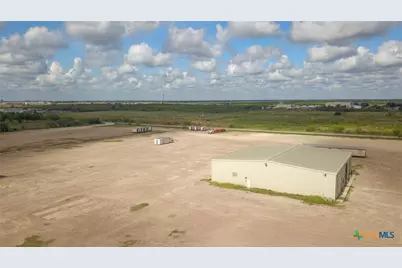 8609 Lone Tree Road, Victoria, TX 77905 - Photo 4