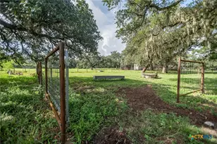 2133 Co Rd 125, Edna, TX 77957 - Photo 36