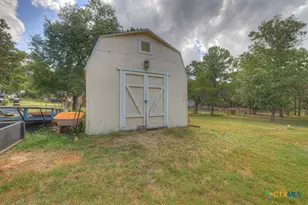 329 Lost Trail Cir, La Vernia, TX 78121 - Photo 14