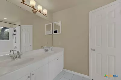 329 Lost Trail Circle, La Vernia, TX 78121 - Photo 8