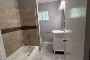 302 Smith St, Gonzales, TX 78629 - Photo 18