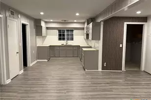 302 Smith St, Gonzales, TX 78629 - Photo 4