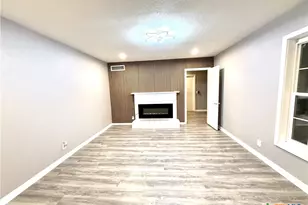 302 Smith St, Gonzales, TX 78629 - Photo 12