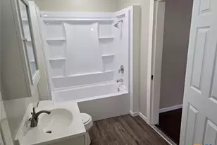 144 W Wallace St, Gonzales, TX 78629 - Photo 16