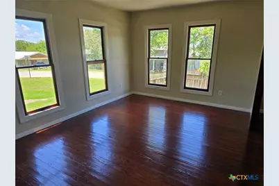 144 W Wallace Street, Gonzales, TX 78629 - Photo 6