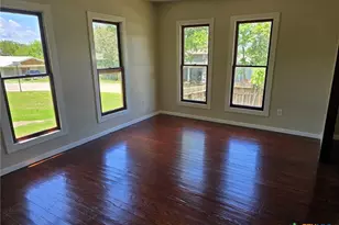 144 W Wallace St, Gonzales, TX 78629 - Photo 6