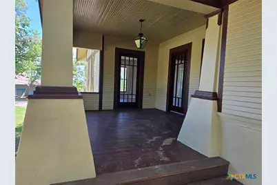 144 W Wallace Street, Gonzales, TX 78629 - Photo 2