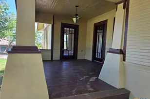 144 W Wallace St, Gonzales, TX 78629 - Photo 2