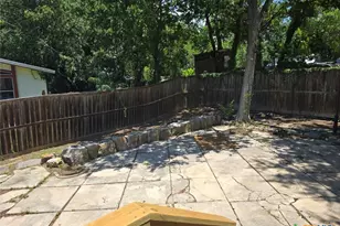 144 W Wallace St, Gonzales, TX 78629 - Photo 32