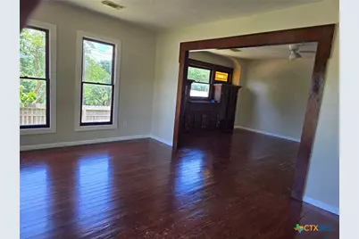 144 W Wallace Street, Gonzales, TX 78629 - Photo 6