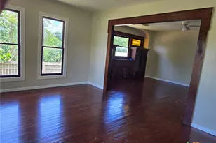 144 W Wallace St, Gonzales, TX 78629 - Photo 6