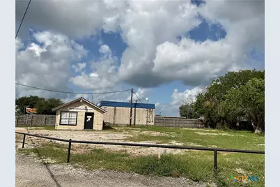 702 US Highway 77A, Yoakum, TX 77995 - Photo 2