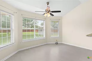 180 Castlewood Dr, Seguin, TX 78155 - Photo 10