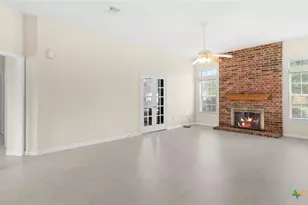 180 Castlewood Dr, Seguin, TX 78155 - Photo 4