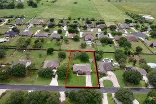 180 Castlewood Dr, Seguin, TX 78155 - Photo 22