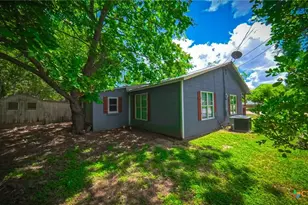 406 7th St, Bandera, TX 78003 - Photo 6