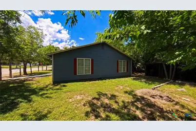 406 7th Street, Bandera, TX 78003 - Photo 4