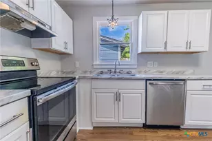 608 San Antonio Ave, Seguin, TX 78155 - Photo 12