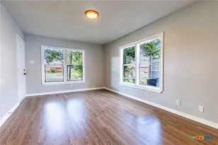 608 San Antonio Ave, Seguin, TX 78155 - Photo 8