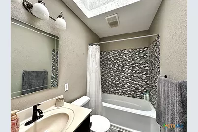 209 Roanoke Drive, Victoria, TX 77904 - Photo 22