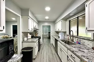 209 Roanoke Dr, Victoria, TX 77904 - Photo 16