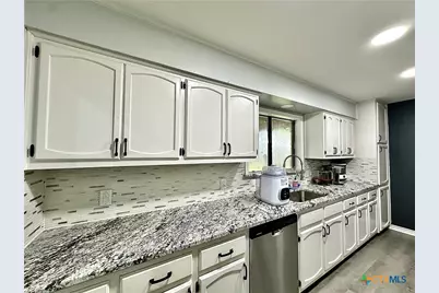 209 Roanoke Drive, Victoria, TX 77904 - Photo 14