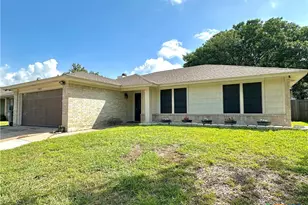 209 Roanoke Dr, Victoria, TX 77904 - Photo 2