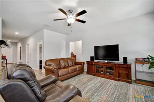 733 Peak Pl, Seguin, TX 78155 - Photo 4