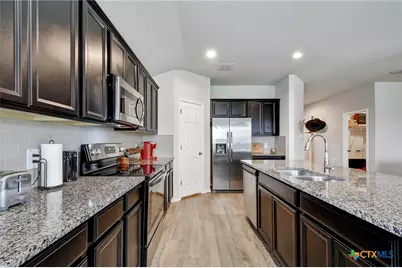 733 Peak Place, Seguin, TX 78155 - Photo 10