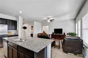 733 Peak Pl, Seguin, TX 78155 - Photo 8