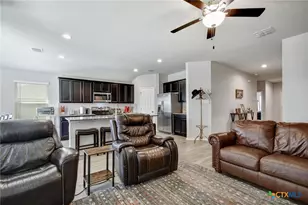 733 Peak Pl, Seguin, TX 78155 - Photo 4