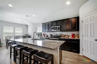 733 Peak Pl, Seguin, TX 78155 - Photo 6