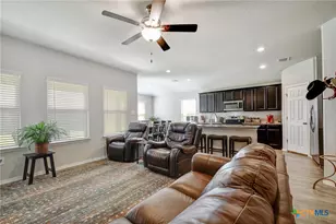 733 Peak Pl, Seguin, TX 78155 - Photo 4