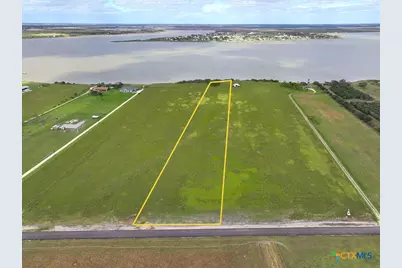 7 Shoreline Lane, Port Lavaca, TX 77979 - Photo 2