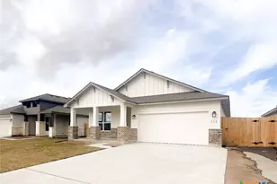 112 Raindance Ct, Victoria, TX 77904 - Photo 2