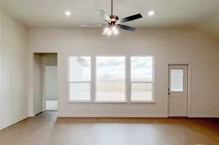 112 Raindance Ct, Victoria, TX 77904 - Photo 10