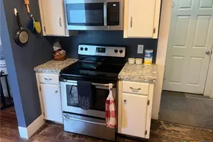 408 Hubbard St, Yoakum, TX 77995 - Photo 10