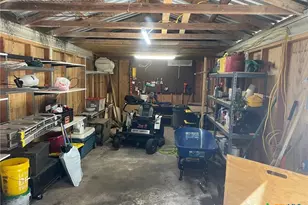 408 Hubbard St, Yoakum, TX 77995 - Photo 22