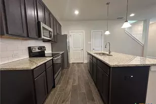 737 Milestone Pk, New Braunfels, TX 78130 - Photo 4