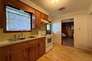 601 S 9th St, Seadrift, TX 77983 - Photo 12