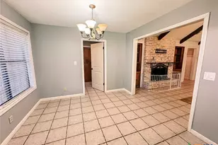 307 Bramble Bush Ln, Victoria, TX 77904 - Photo 10
